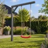 Schaukel ohne störende Seitenpfosten: Die offene Lösung – realistische Swingly Einarm-Schaukel im Garten