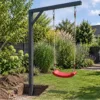 Swingly Fundament: Was 50 × 50 × 90 cm bedeuten – realistische Swingly Einarm-Schaukel im Garten