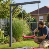 Schaukelsitz wechseln: Sichere Reihenfolge und Kontrolle – realistische Swingly Einarm-Schaukel im Garten
